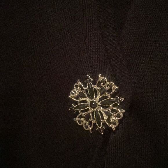 Maggie Barns Black Blazer Flower Broach Size 1X - Picture 2 of 10